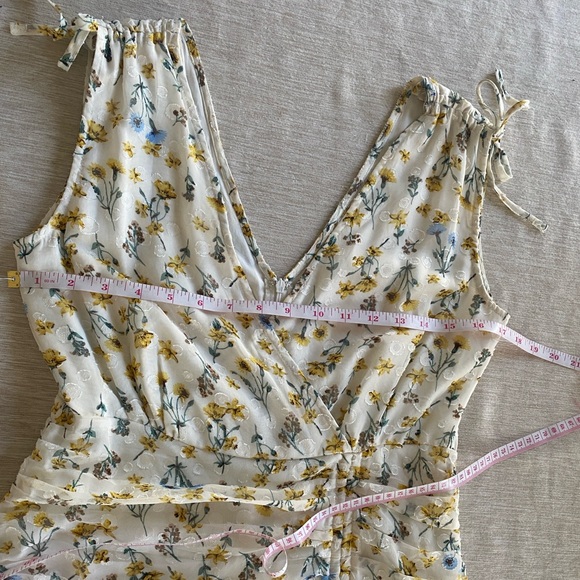 Fanco Becca Tiered Maxi Dress White | Yellow & Blue Floral | Large | High Low - Picture 13 of 16